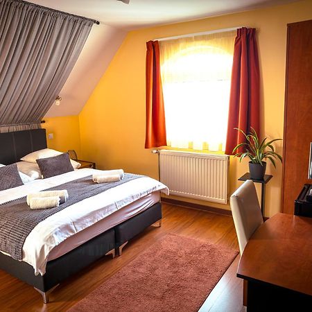 Barackvirag Vendeghaz Hotell Tihany Exteriör bild