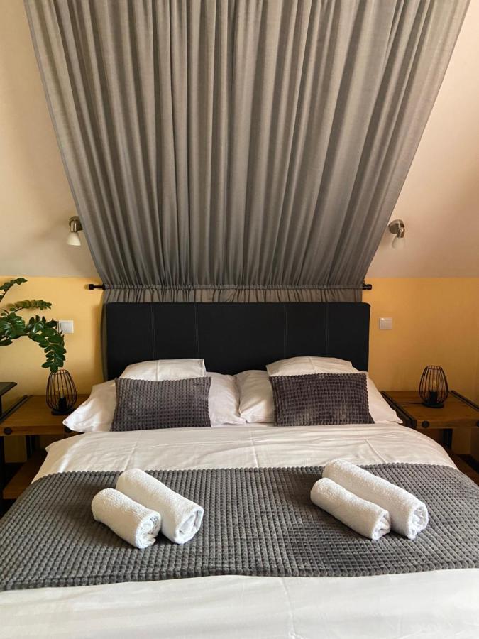 Barackvirag Vendeghaz Hotell Tihany Exteriör bild
