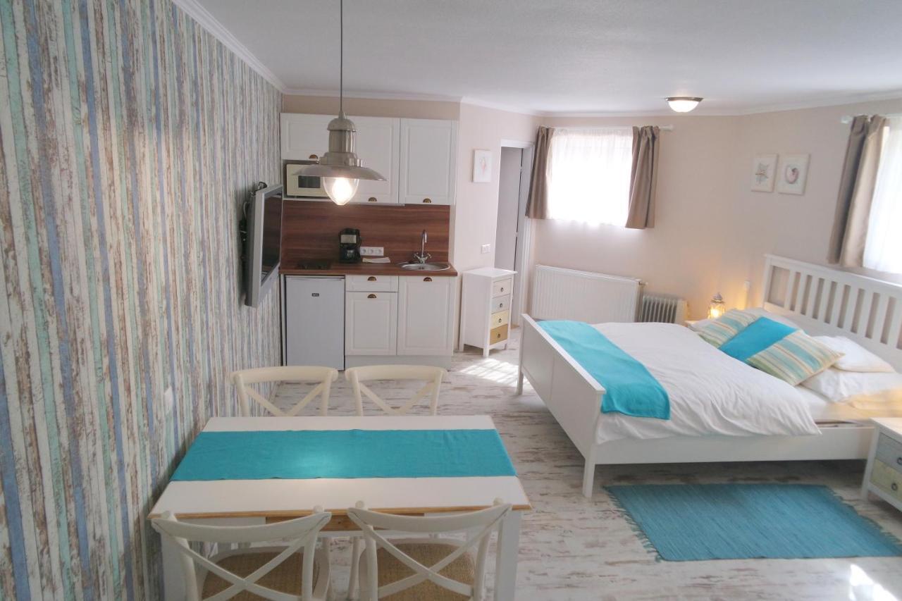 Barackvirag Vendeghaz Hotell Tihany Exteriör bild