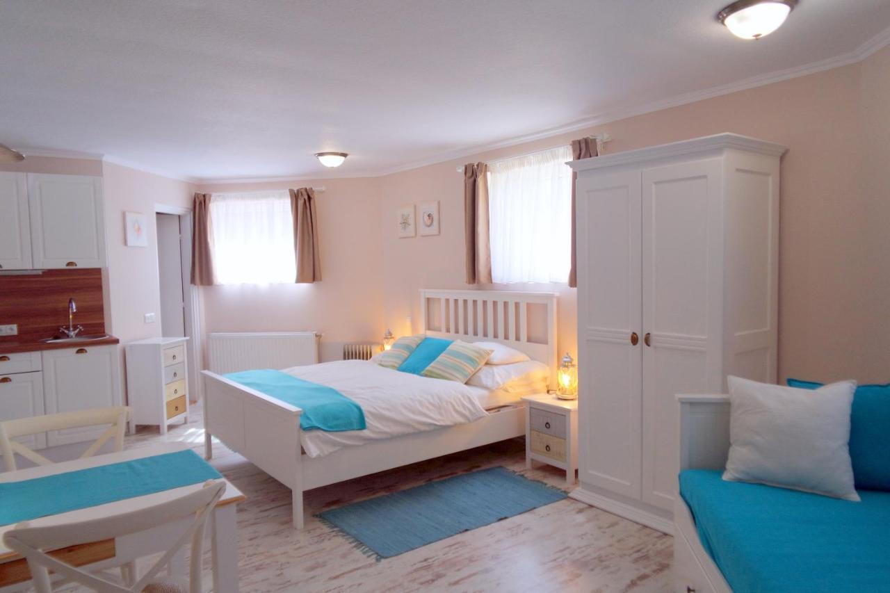 Barackvirag Vendeghaz Hotell Tihany Exteriör bild