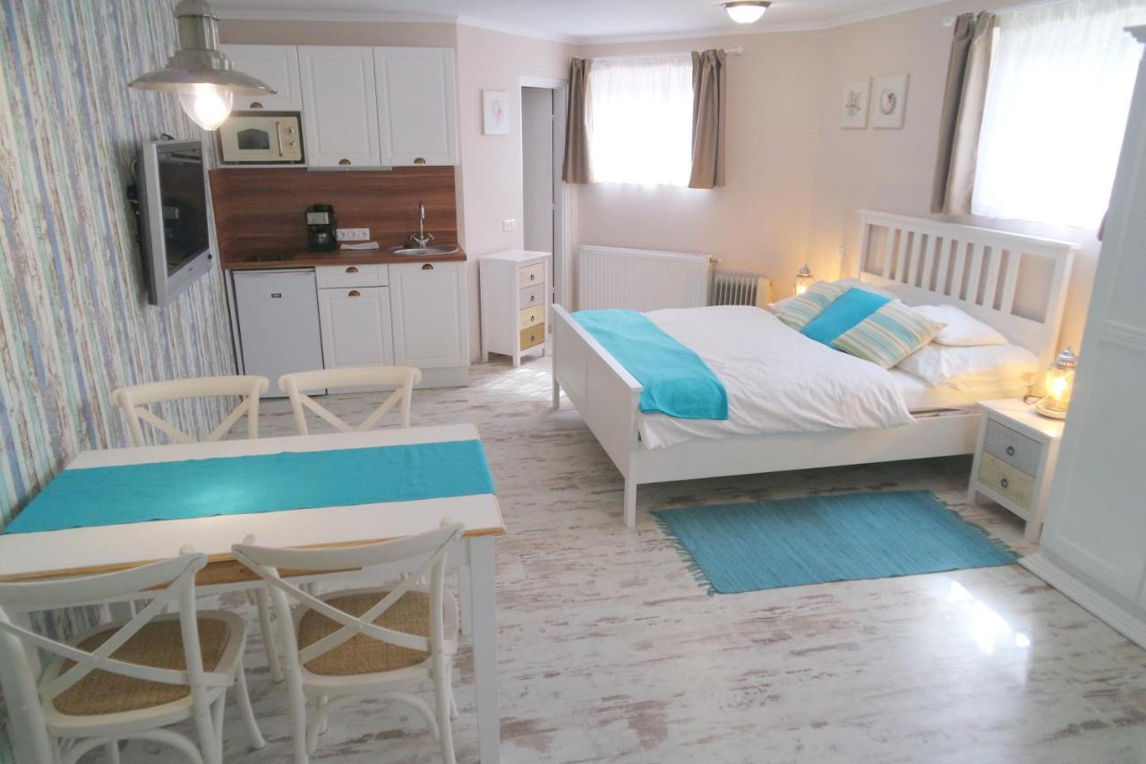 Barackvirag Vendeghaz Hotell Tihany Exteriör bild
